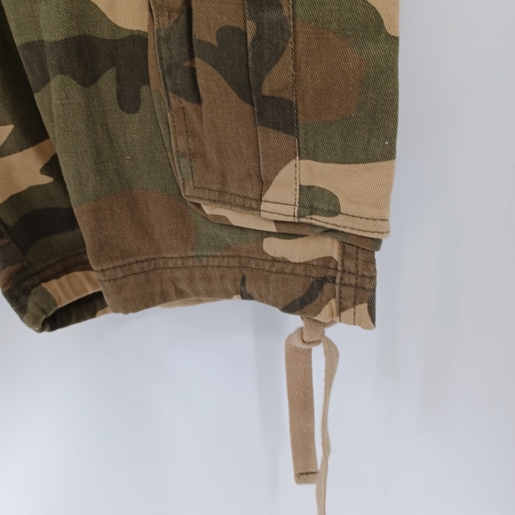 Mens Relaxed Fit Multi Pocket Cargo Shorts - Picture 4 of 10